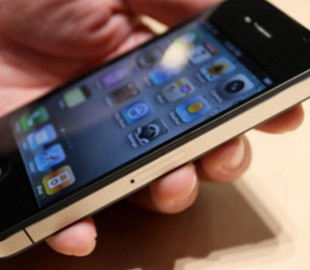 В киевском магазине покупательница украла два телефона у продавцов