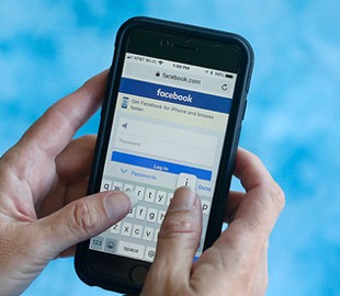 Facebook поймали на сливе секретных данных о пользователях