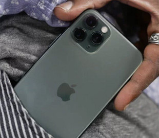 Apple следит за пользователями iPhone