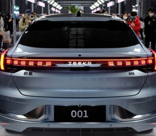 Geely не против сотрудничества с Apple, но таких предложений не получала