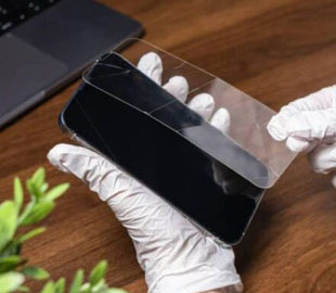 Чи потрібна дорога плівка для смартфона: розбираємося по типах