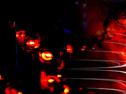 Физики совершили прорыв в квантовой электродинамике, связав два разноцветных фотона