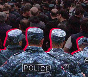 «Репортери без кордонів» засудили насильство поліції проти журналістів під час протестів у Вірменії