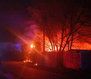 Невідомі у масках підпалили підприємство з виробництва тепловізорів української Archer у Чехії