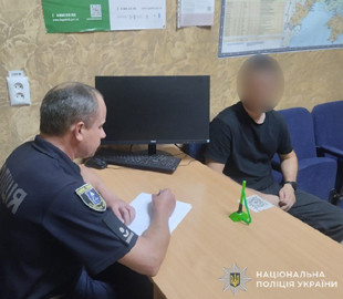 На Сумщині 22-річний чоловік видавав себе за жінку та обкрадав військових
