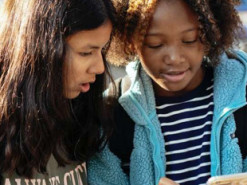 Ученые выяснили, в чем польза смартфонов для школьников