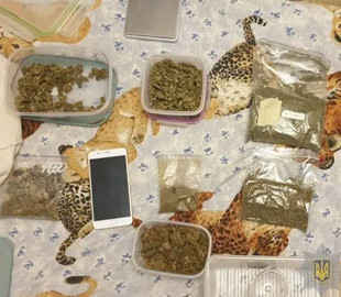 Доставка – почтой: в Днепре двое парней рассылали наркотики по всей Украине