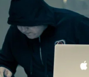 У украинцев воруют деньги в интернете: топ схем мошенников и способы защиты