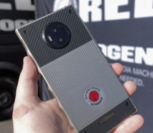 Уникальный смартфон Red Hydrogen One получит не только «голографический» экран, но и четыре камеры