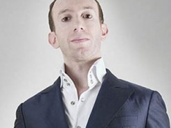 Британец создал сервис знакомств, где все женщины могут выбирать только его одного