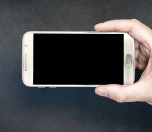 Создано самоочищающееся покрытие для смартфонов