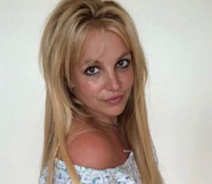 Бритни Спирс опубликовала видео, заставившее фанатов усомниться в ее душевном здоровье