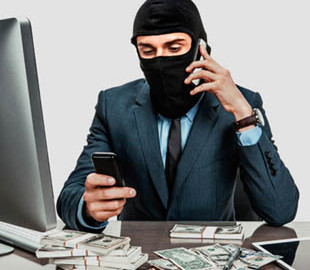 Телефонный разговор с «сотрудником банка» стоил женщине 47 тысяч гривен