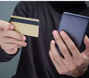 Викрав чужий телефон і банківську картку: малинські поліцейські завершили досудове розслідування