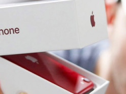 В комплекте нового iPhone SE найдена странная вещь