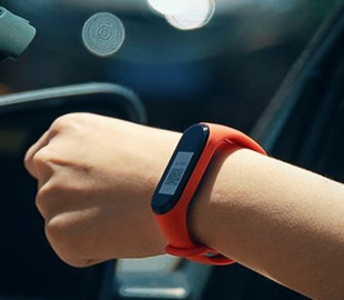 Опубликовано живое фото Xiaomi Mi Band 4