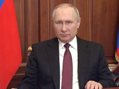 Илон Маск, не завидуй: фото "технологичного" совещания путина вызвало шквал насмешек в сети