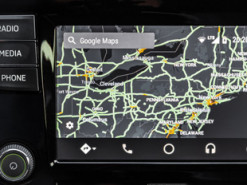 Сенсорные панели умных систем в машинах снижают качество вождения