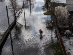 Село, которое спасло Киев. The New York Times показал последствия затопления Демидова