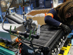 Renault построит завод по переработке батарей электромобилей