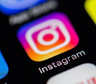 Минобороны России оконфузилось в соцсети с фото голой девушки