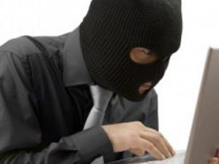 Сумські поліцейські розшукують шахраїв, які ошукали довірливу жінку на 43 000 гривень