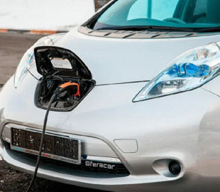 В лидерах - Nissan: названы самые популярные электрокары у украинцев в 2022 году