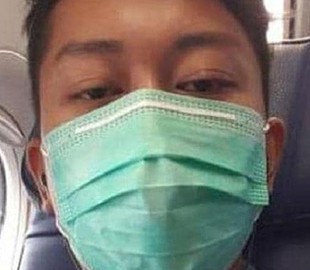 Пассажир упавшего в Индонезии самолета успел отправить жене селфи перед смертью