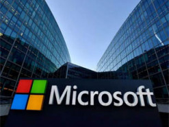 Microsoft скопировала дизайн смартфона Samsung с гибким экраном