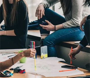 Как выпускникам, выехавшим за границу, получить аттестат об окончании школы