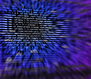 Украинцу грозит до 100 лет заключения: в Польше арестовали хакера, причастного к кибератакам в США