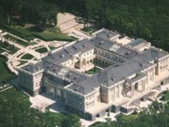 Пользователи Сети забавно высмеяли «дачу Путина»