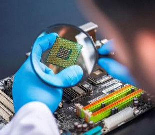Перекупники завалюють Росію електронними компонентами за ціною якісних