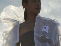 Японці створили прозору куртку, що зігріє у найлютіші морози