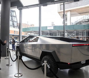 Илон Маск анонсировал новый Cybertruck