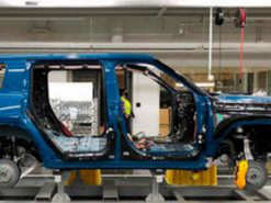 В США стартовало производство электрических внедорожников версии Rivian R1S