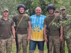 Артисти «Дизель Шоу» відвідали рідний Миколаїв та передали подарунок захисникам міста