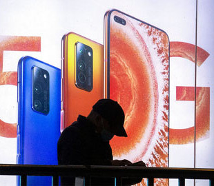 Названа опасность черного датчика на китайских смартфонах