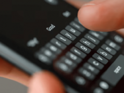 Ніхто раніше не користувався: знавець показав “секретну кнопку” на iPhone