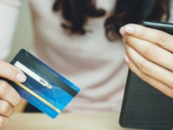 Шахраї видурили в українців понад 114 тисяч гривень через соцмережі та фальшиві дзвінки