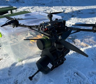 В Україні продемонстрували оптоволоконну систему управління для різних дронів