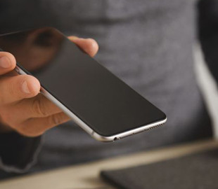 Як вчасно помітити у смартфоні вірус і видалити його назавжди