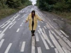 Страшный сон для Tesla: на Закарпатье заметили странную дорожную разметку