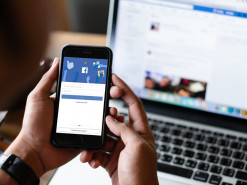 Facebook будет ограничивать доступ к аккаунтам, распространяющим дезинформацию