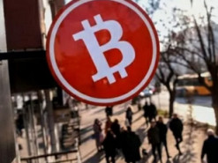 В Сети появилась смешная карикатура о Путине и биткоине