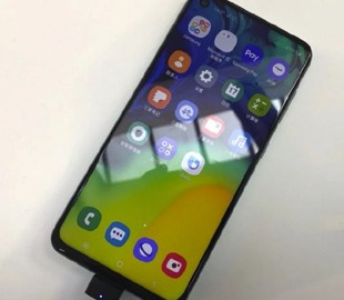 Смартфон Samsung Galaxy A60 с «дырявым» экраном предстал на фотографиях
