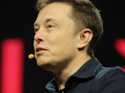 Илон Маск: переработанный автопилот Tesla позволит чаще обновлять функционал