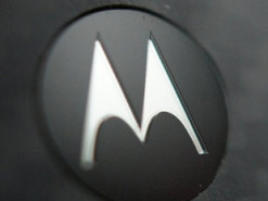 Motorola Edge 30 показали на реальных снимках