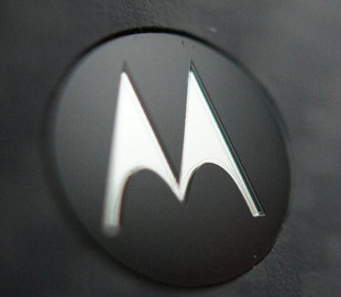 Motorola Edge 30 показали на реальных снимках