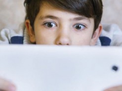 Ученые нашли связь между гаджетами и умственным развитием детей